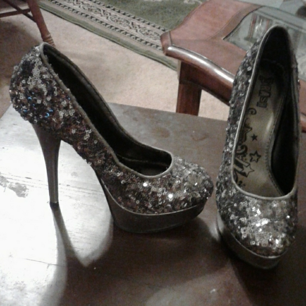 Shoe